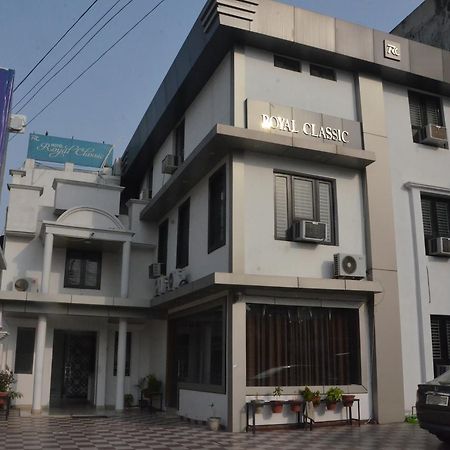 Hotel Royal Classic บาแรลลี ภายนอก รูปภาพ