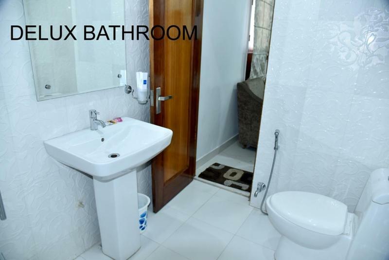 Hotel Royal Classic บาแรลลี ภายนอก รูปภาพ