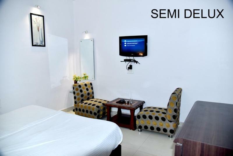 Hotel Royal Classic บาแรลลี ภายนอก รูปภาพ