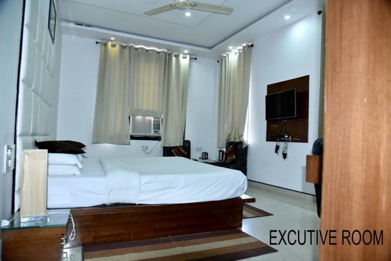 Hotel Royal Classic บาแรลลี ภายนอก รูปภาพ