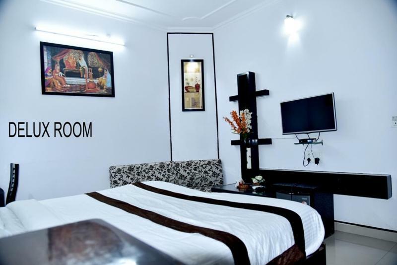 Hotel Royal Classic บาแรลลี ภายนอก รูปภาพ